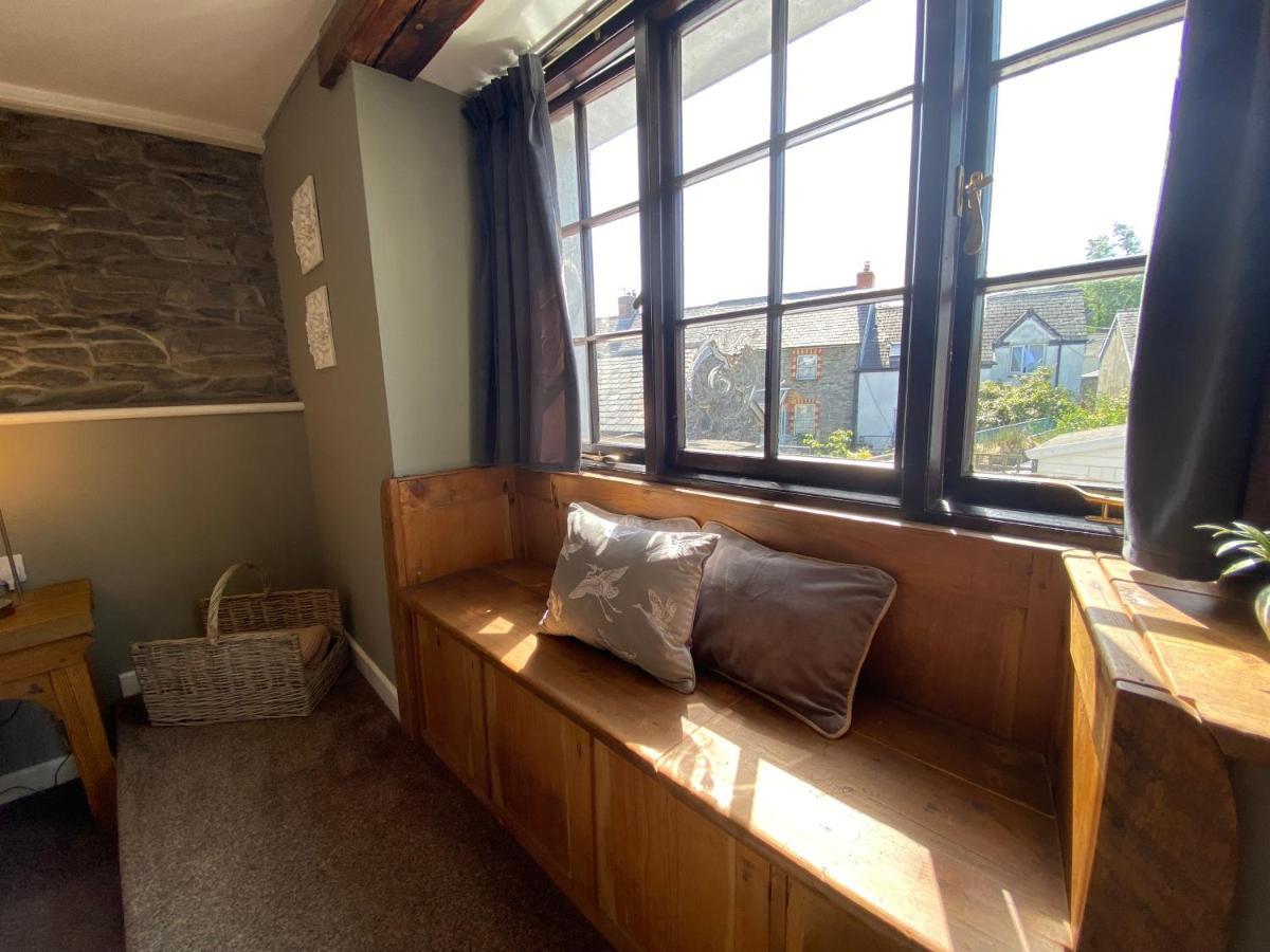 Tom'S Of Tregaron Bed & Breakfast Екстериор снимка